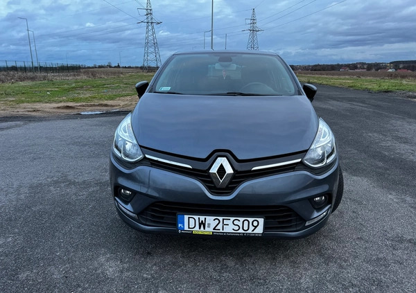 Renault Clio cena 45000 przebieg: 65000, rok produkcji 2019 z Wrocław małe 106
